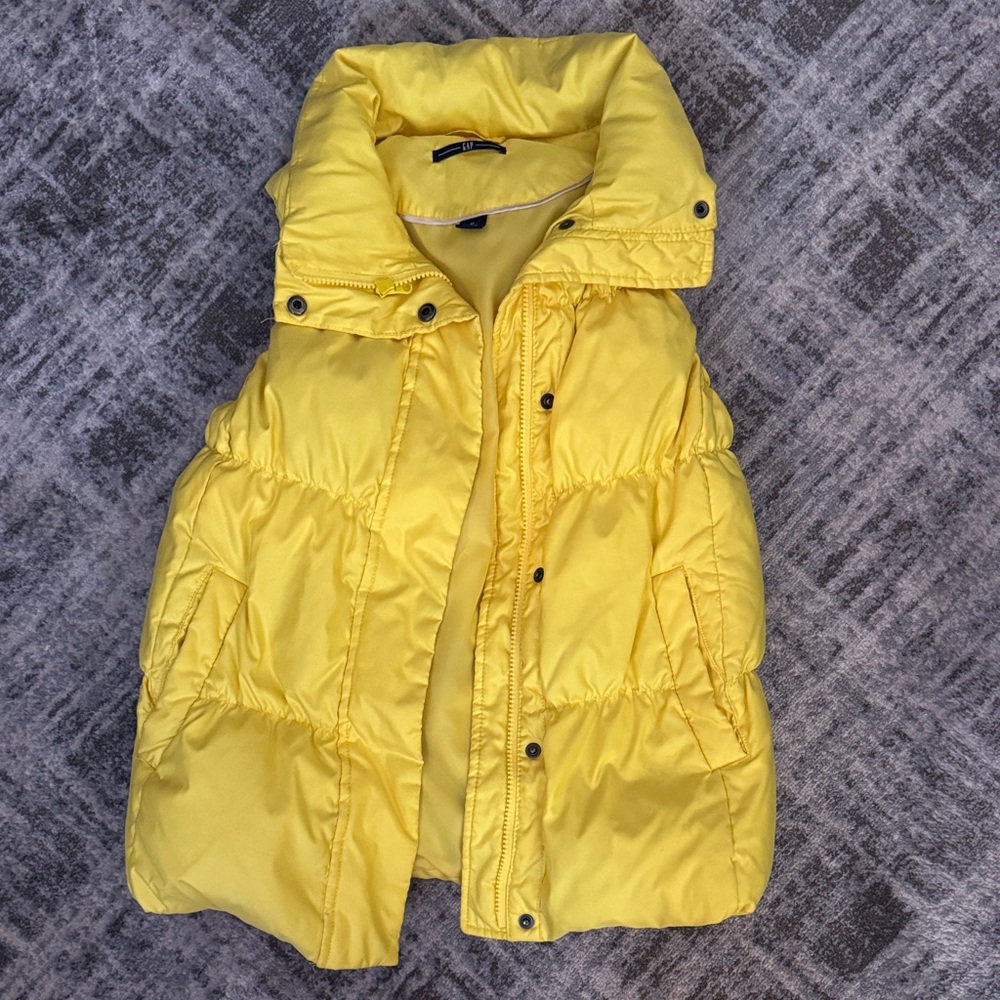 Gap puffer vest